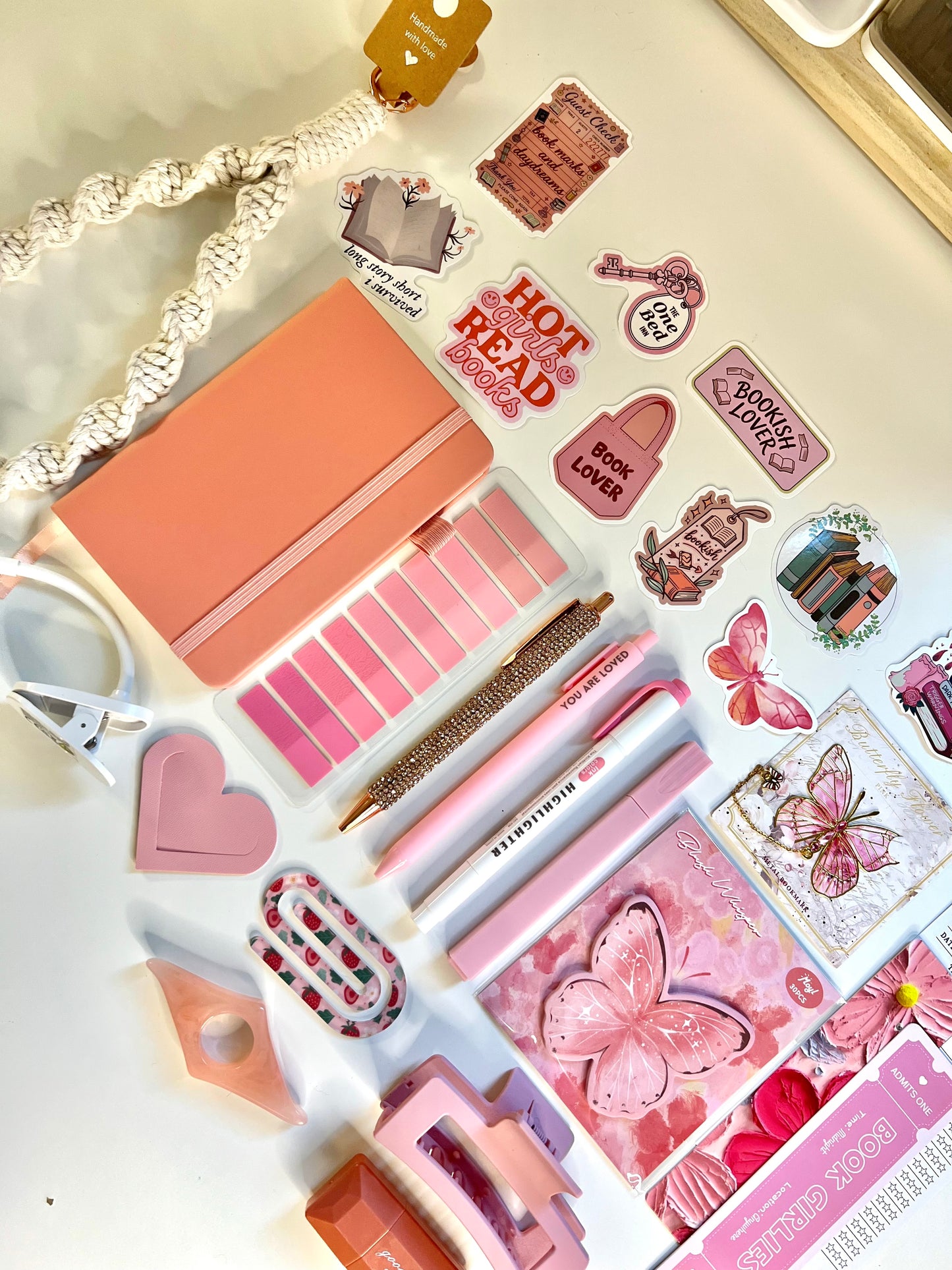 Sweet Pink Bookish Bundle | VALUE OF 55$CAD\33$USD