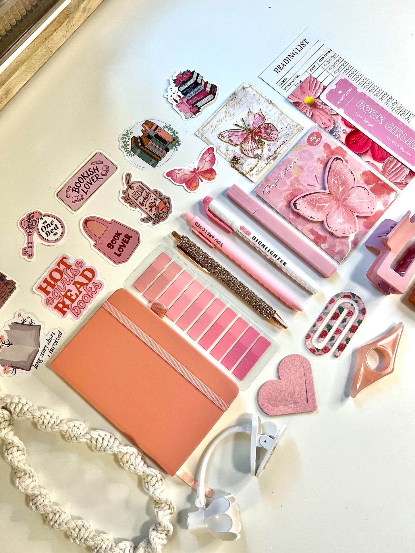 Sweet Pink Bookish Bundle | VALUE OF 55$CAD\33$USD