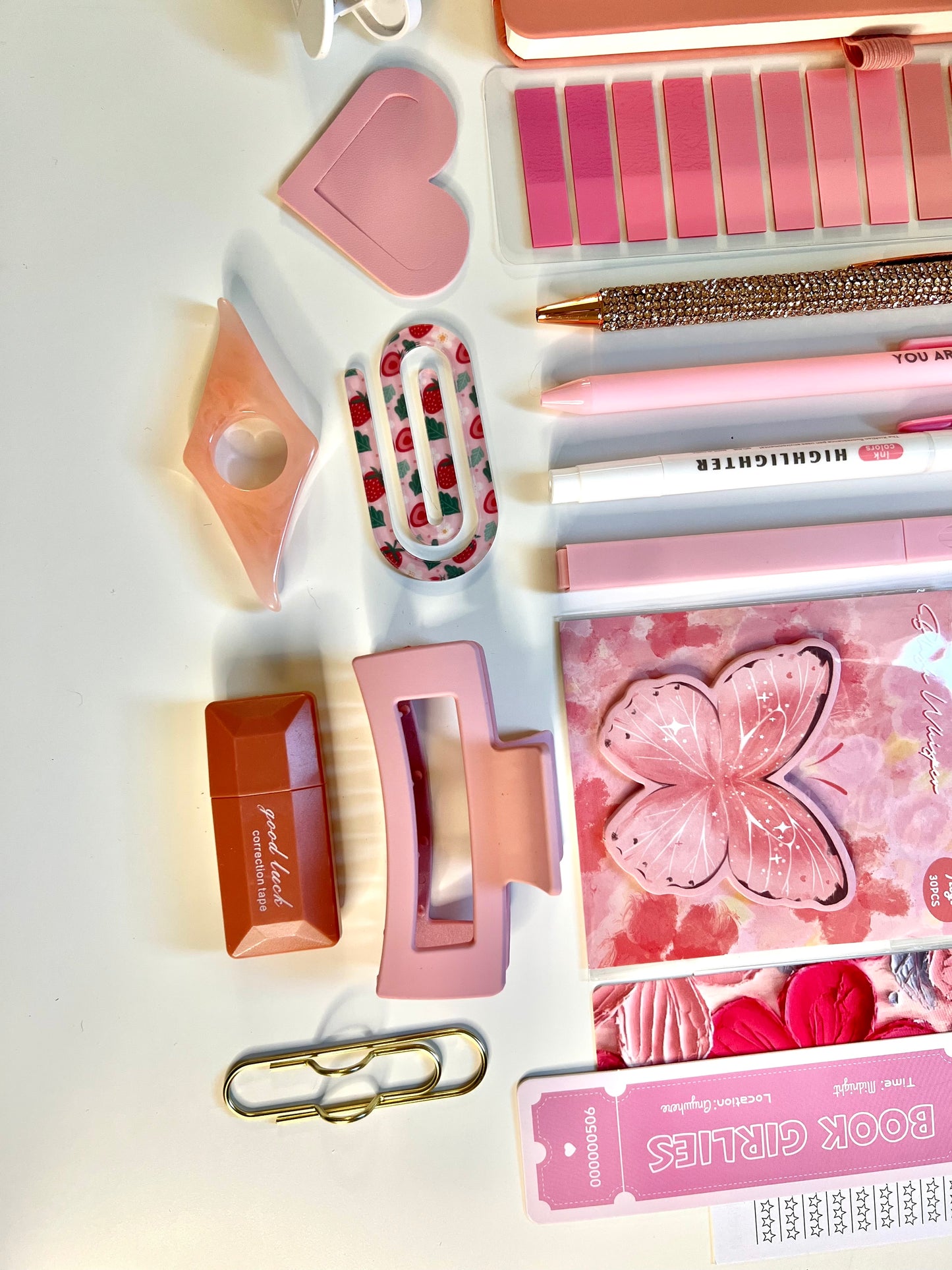 Sweet Pink Bookish Bundle | VALUE OF 55$CAD\33$USD