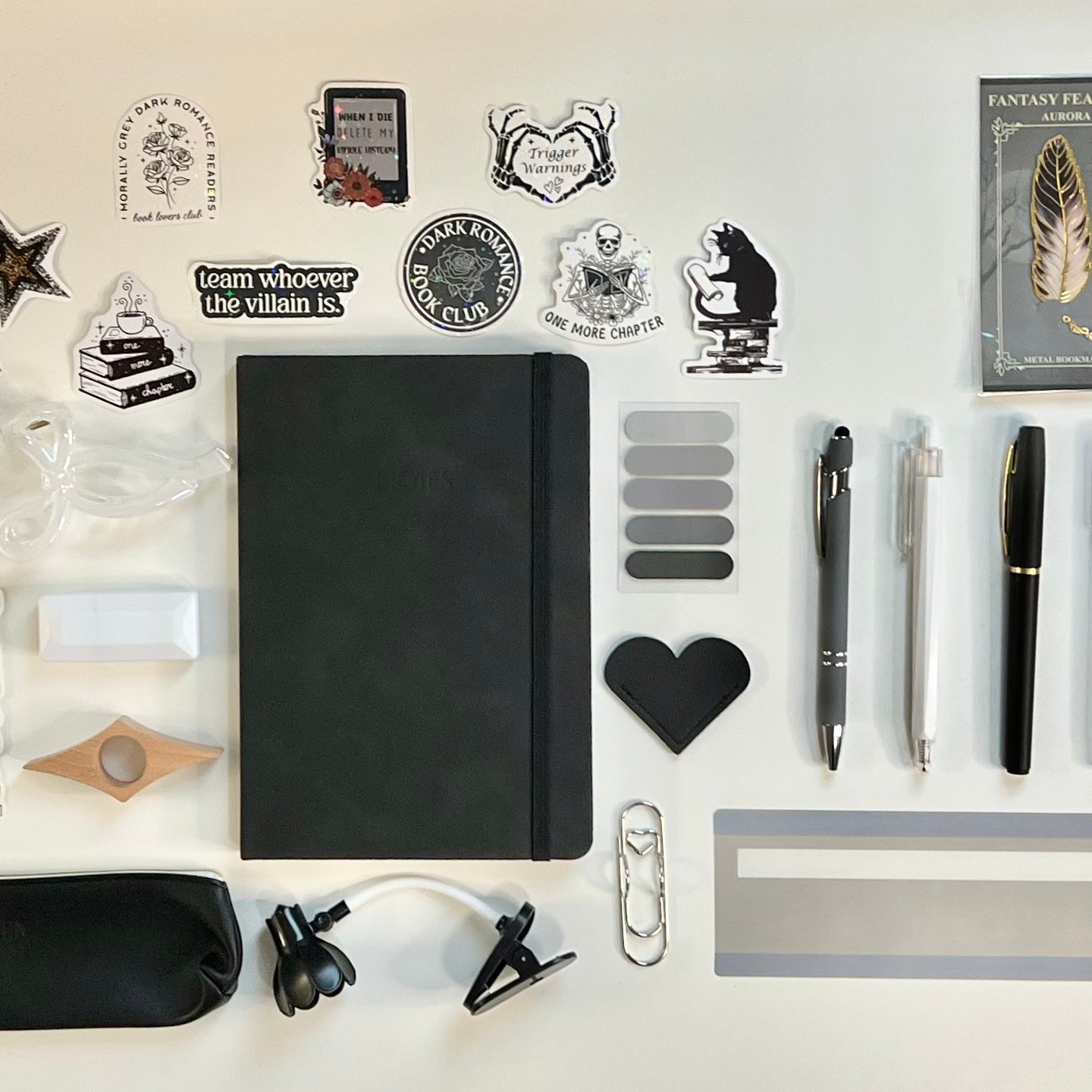 BLACK & WHITE Reading Kit Bookish Bundle (RKBB007)