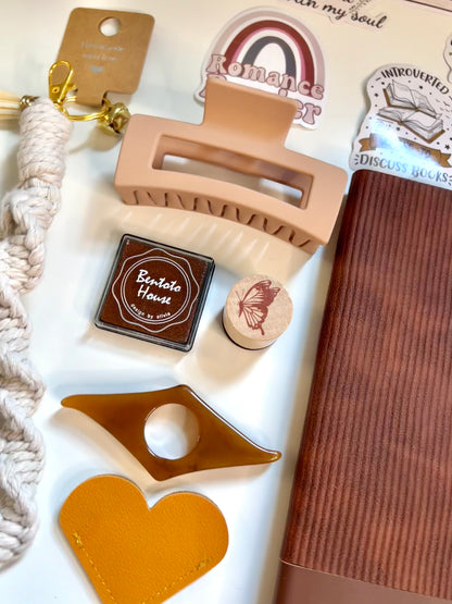 BROWN Bookish A6 Journal Bundle | 20+ Bookish Items | Reading Gift Set 📚🤎